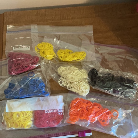 Cra-Z- loom Bracelet Maker - Picture 5 of 9